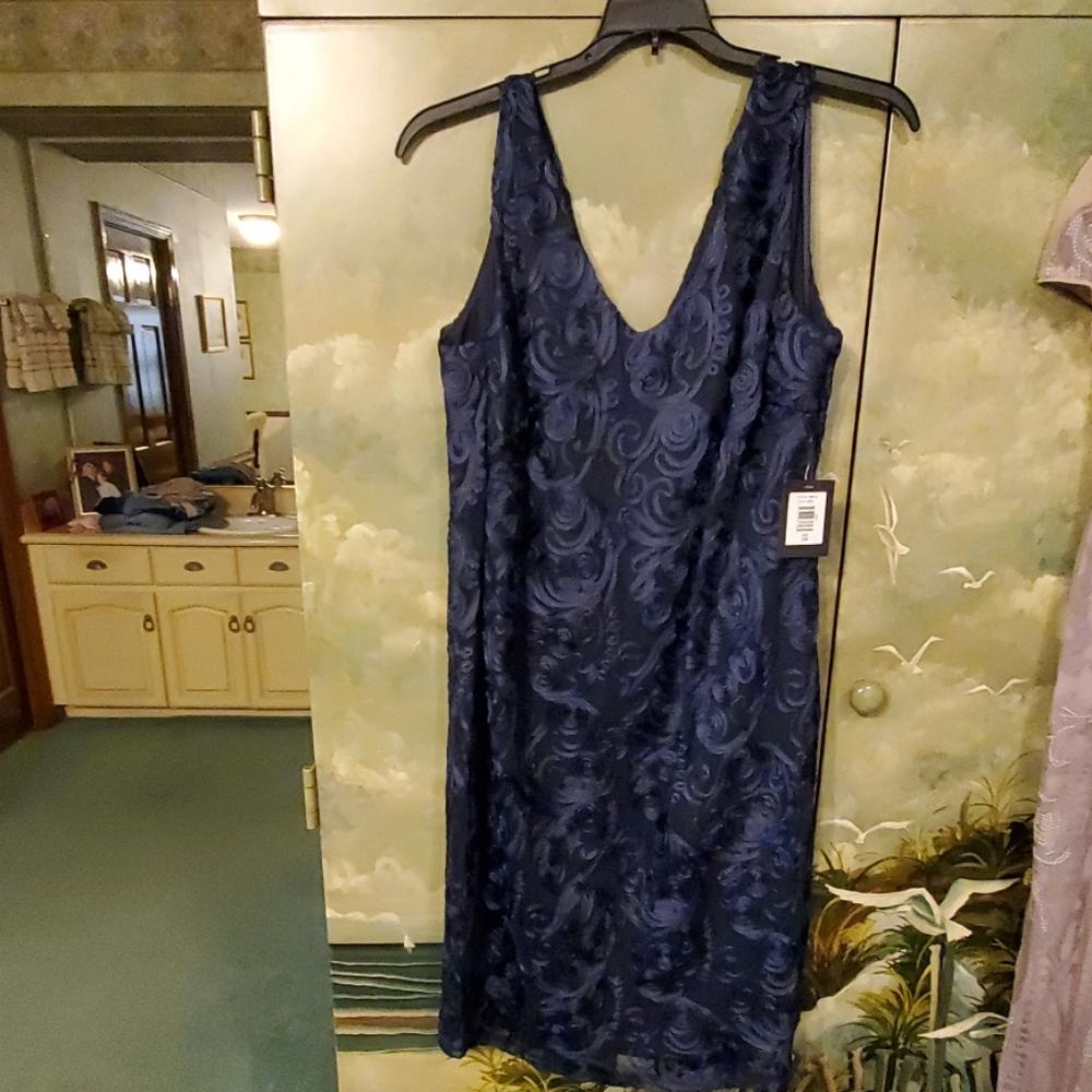 DRESS